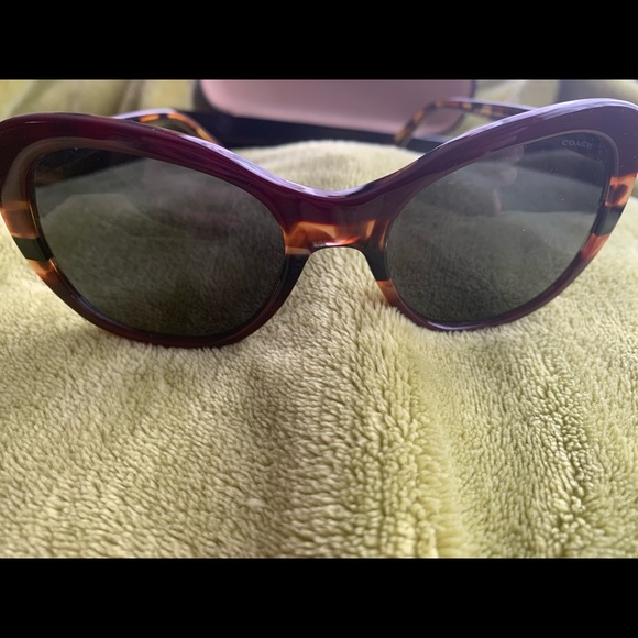 Coach sunglasses - Picture 3 of 3